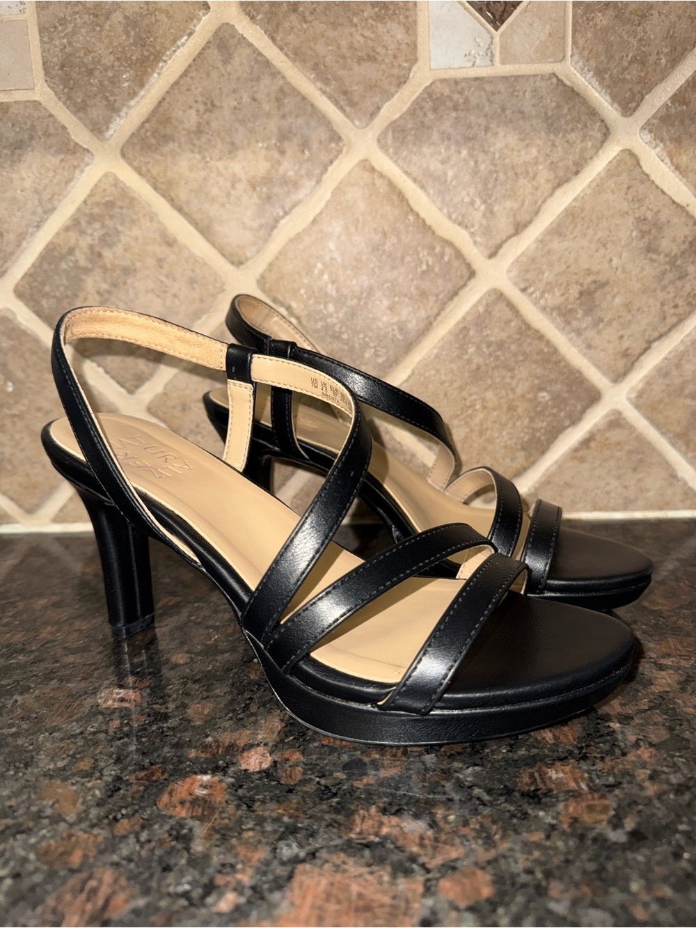 Naturalizer Brenta Sandal heel